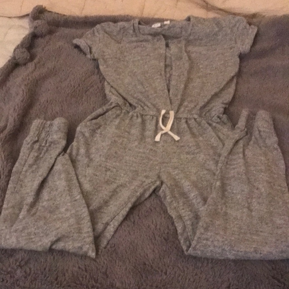 Girl’s Gap gray jumpsuit jumper
